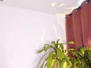 Thalia Fernandez's Live Sex Cam Show