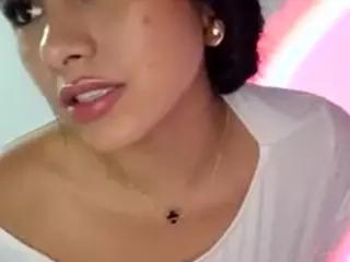 Thalia Fernandez's Live Sex Cam Show