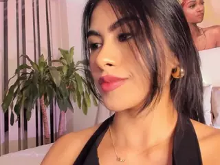 Thalia Fernandez's Live Sex Cam Show