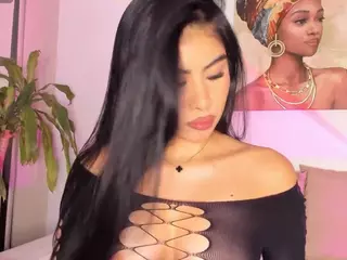 Thalia Fernandez's Live Sex Cam Show