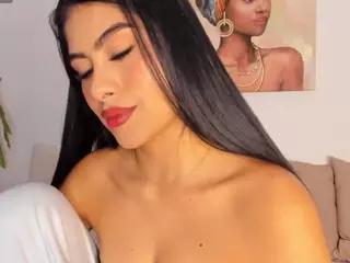 Thalia Fernandez's Live Sex Cam Show