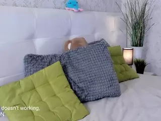 Kira's Live Sex Cam Show