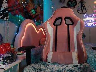 Live cam show with BaeBaeBlue