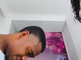 Kylieandjhonny's Live Sex Cam Show