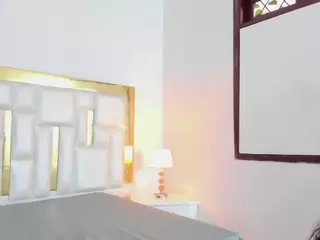 Kylieandjhonny's Live Sex Cam Show