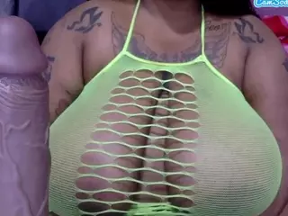 THEREALKISSES's Live Sex Cam Show