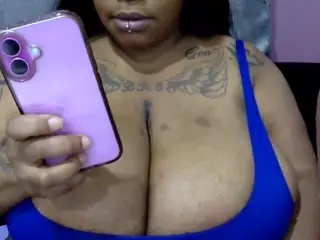 THEREALKISSES's Live Sex Cam Show