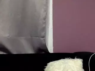 THEREALKISSES's Live Sex Cam Show