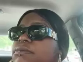 THEREALKISSES's Live Sex Cam Show