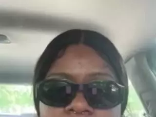 THEREALKISSES's Live Sex Cam Show