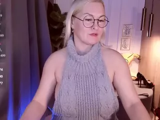 YolandaKiss's Live Sex Cam Show