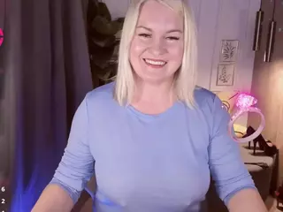 YolandaKiss's Live Sex Cam Show