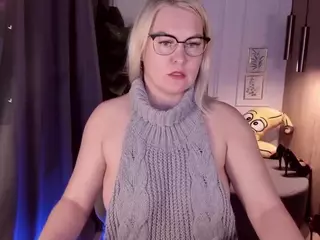 YolandaKiss's Live Sex Cam Show