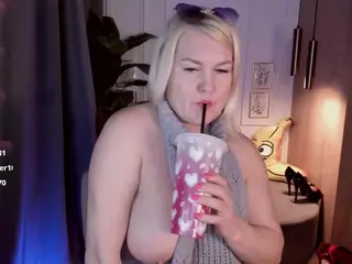 YolandaKiss's Live Sex Cam Show