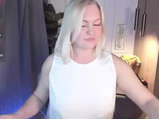 YolandaKiss's Live Sex Cam Show