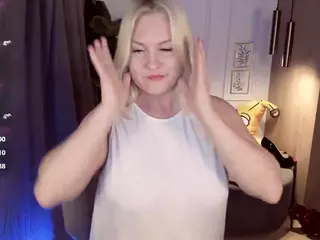 YolandaKiss's Live Sex Cam Show