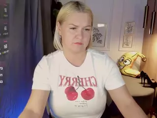 YolandaKiss's Live Sex Cam Show