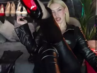 GoddessDarsy's Live Sex Cam Show