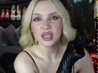 GoddessDarsy's Live Sex Cam Show