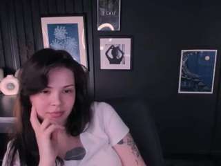 Live cam show with LilacMuse