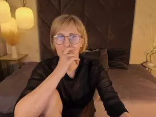 ParisCherry's Live Sex Cam Show