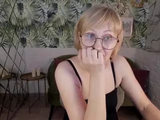 ParisCherry's Live Sex Cam Show