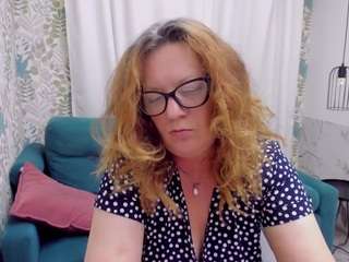 Live cam show with LeaPure