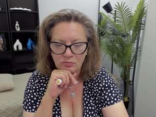 Live cam show with LeaPure