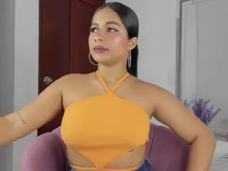 charlotte-250's Live Sex Cam Show