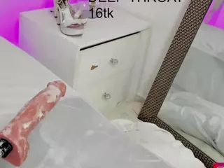MayeUtica's Live Sex Cam Show