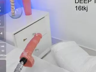 MayeUtica's Live Sex Cam Show