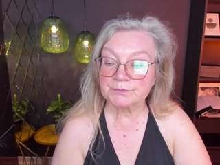 Live cam show with NataliMellow