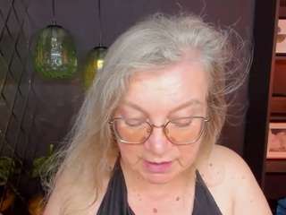 Live cam show with NataliMellow