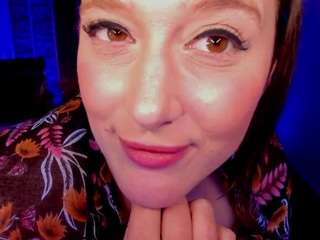 Live cam show with Cee