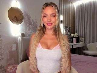 LeksyWest's Live Sex Cam Show