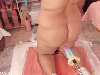 ivannabreast1's Live Sex Cam Show