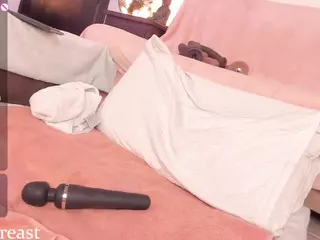 ivannabreast1's Live Sex Cam Show
