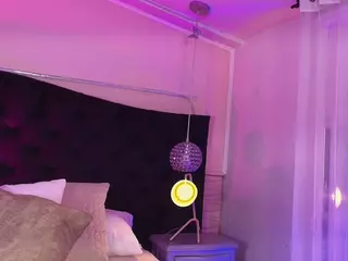 SOFLYCUTEFACE's Live Sex Cam Show