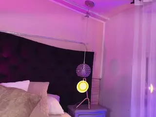 SOFLYCUTEFACE's Live Sex Cam Show