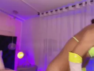 SOFLYCUTEFACE's Live Sex Cam Show