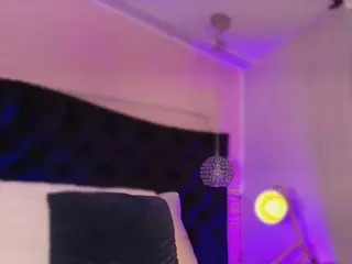 SOFLYCUTEFACE's Live Sex Cam Show