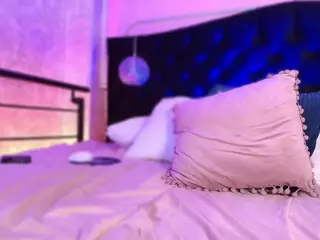 SOFLYCUTEFACE's Live Sex Cam Show