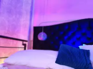 SOFLYCUTEFACE's Live Sex Cam Show