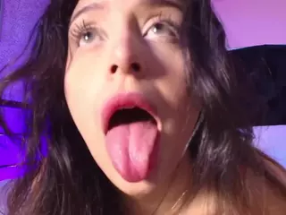 SOFLYCUTEFACE's Live Sex Cam Show