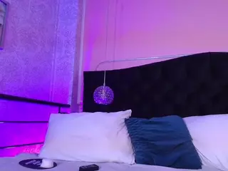 SOFLYCUTEFACE's Live Sex Cam Show