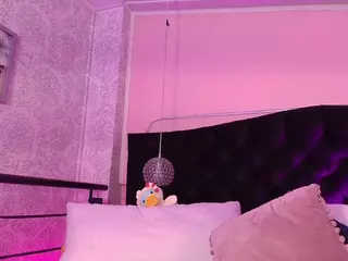 SOFLYCUTEFACE's Live Sex Cam Show