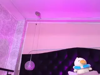SOFLYCUTEFACE's Live Sex Cam Show