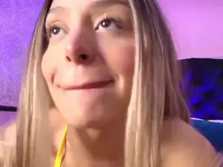 SOFLYCUTEFACE's Live Sex Cam Show