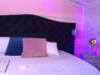SOFLYCUTEFACE's Live Sex Cam Show