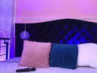 SOFLYCUTEFACE's Live Sex Cam Show